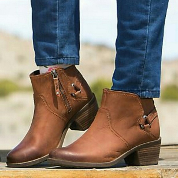 teva foxy waterproof